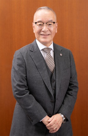写真：学校法人明星学苑理事長　落合一泰